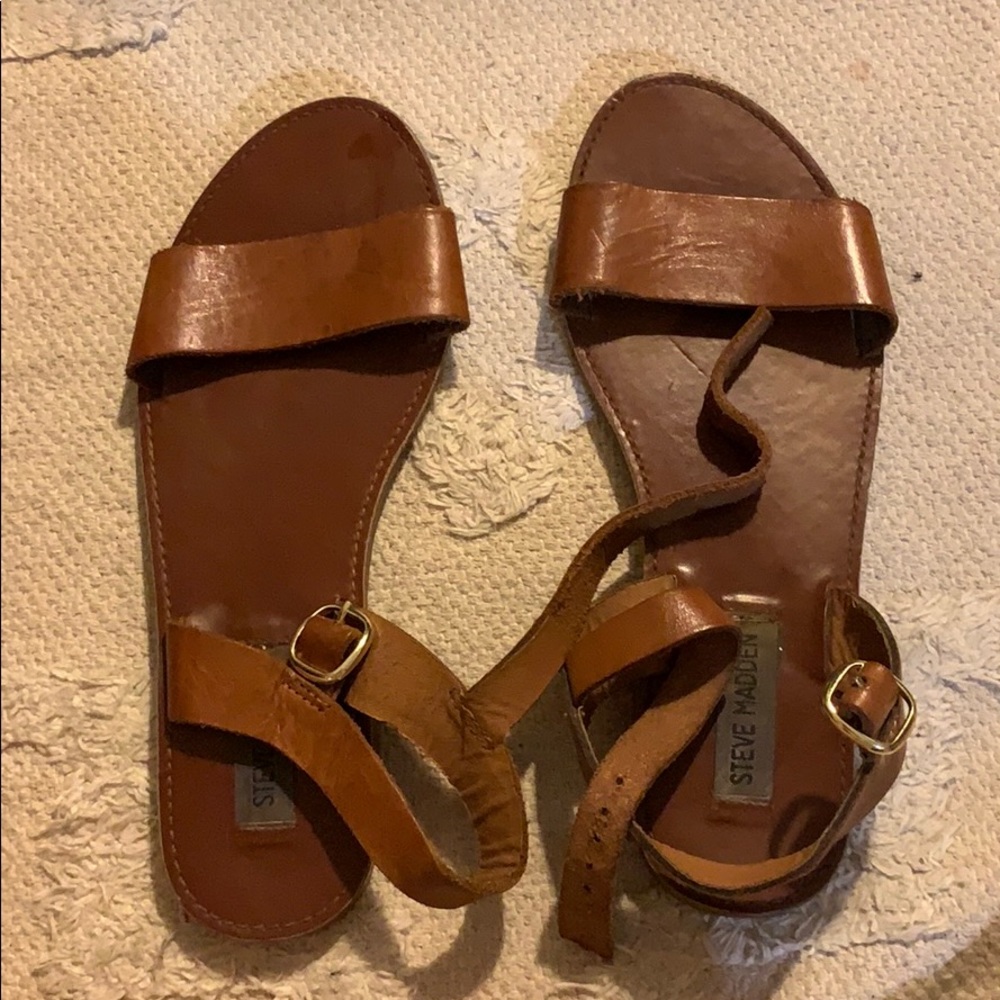 Brown flat sandals from Steve Madden